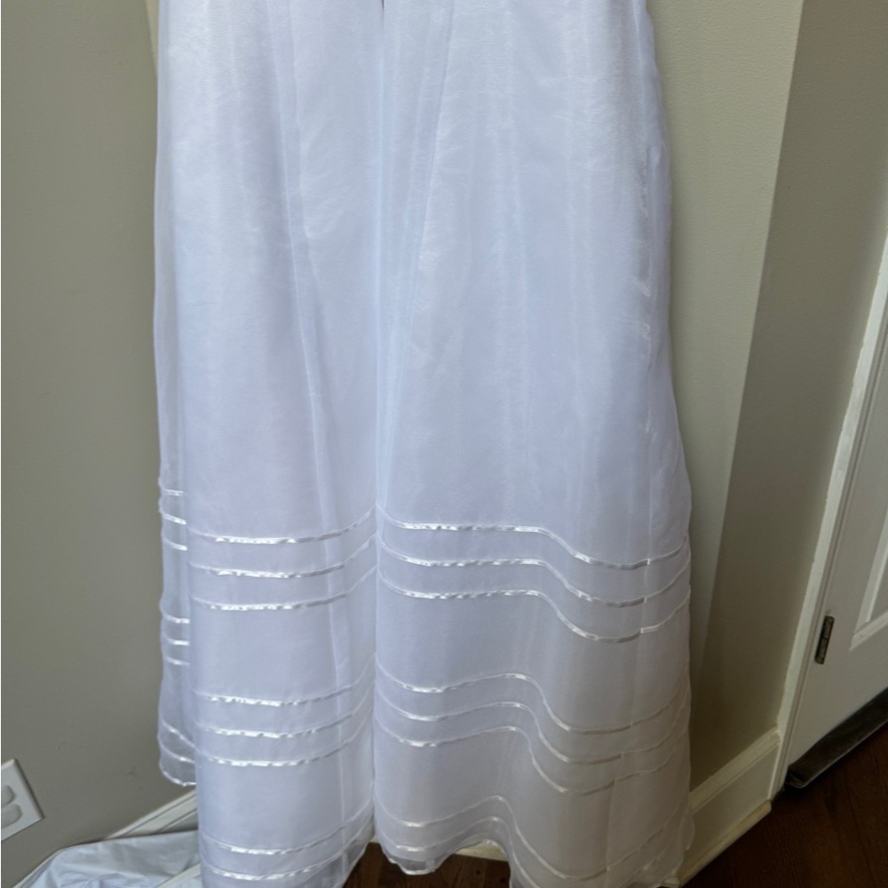 Davids Bridal | EUC Strapless Wedding Dress | 16 - Picture 9 of 11